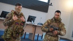 Російські військові агітують студентів Приазовського технічного університету в окупованому Маріуполі підписувати контракти з ВБС, лютий 2026 року
