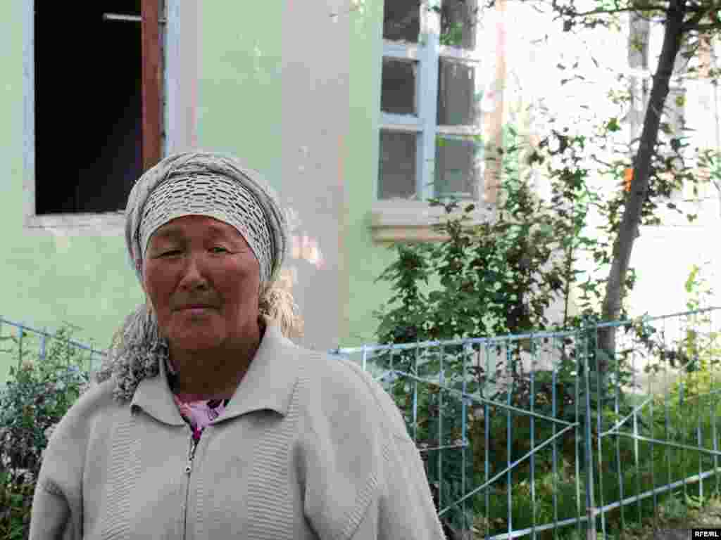 This ethnic Uzbek woman is the only resident of her street in Osh's Cheremushky neighborhood. -    