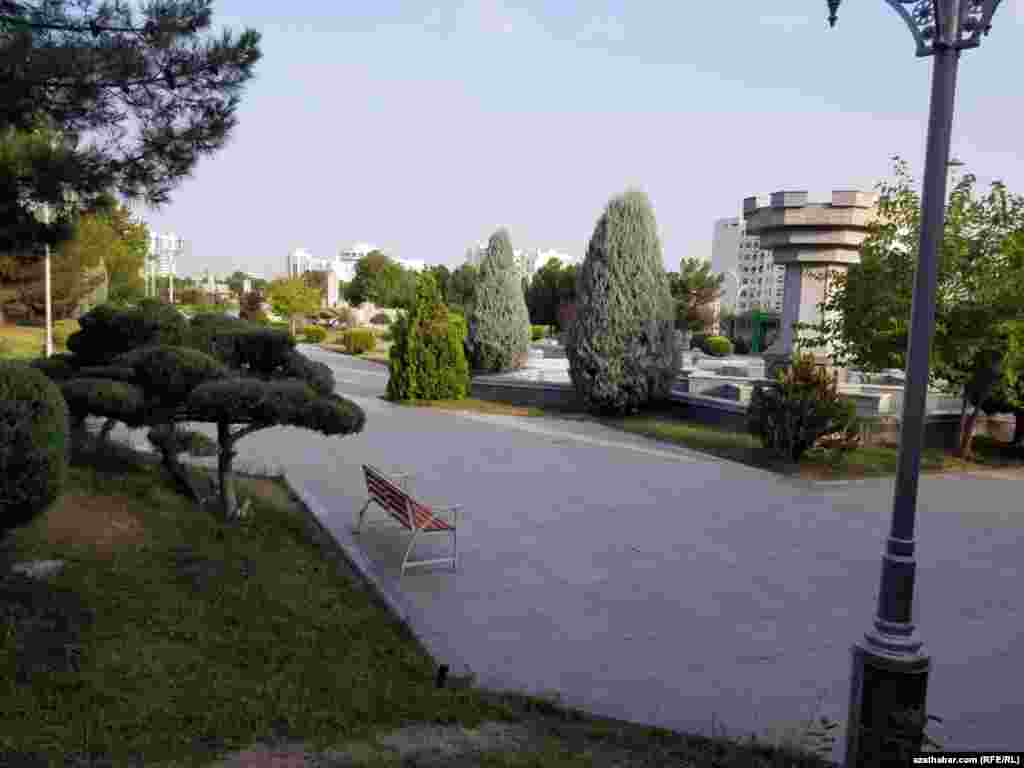Парк Независимости. Ашхабад, июль, 2021