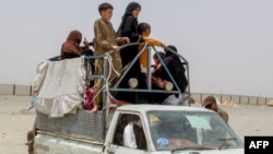 مهاجران بازگشته از پاکستان به افغانستان (عکس آرشیف) 