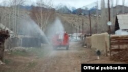 Автоунаа жолдорун дезинфекциялоо учуру. Апрель, 2020-жыл. 