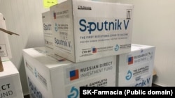 Retorica Moscovei se folosește de vaccinul Sputnik V pentru a prezenta Rusia drept un lider în cercetarea medicală