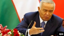 Президент Ислом Каримов Мустақиллик байрами арафасида халқни табриклашдан кўра, таҳдидлардан огоҳлантиришни лозим топди.