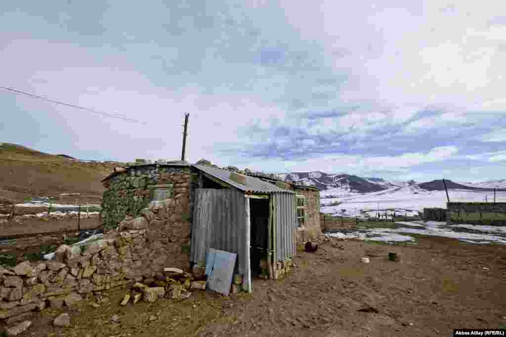 Deman kəndinin məscidi.