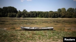 Dunărea secată parțial la Kozlodui, Bulgaria, pe 5 august 2026. 