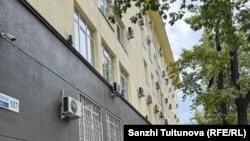 Энергетика министрлигинин имаратынын боорундагы кондиционерлер.
