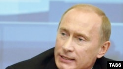 Некое волнение президент выказал лишь один раз, отвечая на вопрос о Политковской и Литвиненко