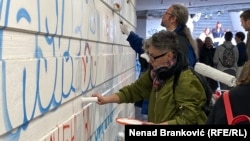 Ngjyrosja e grafiteve në Zelen Venac, më 28 tetor 2026.