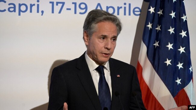 بلېنکین: د "غیر اخلاقي چلند" په نوم د طالبانو لخوا د ښځو او نارینهوو وهلو ټکول زیات شوي دي.