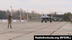 Zelenski mesecima traži od zapadnih pristalica da mu pošalju borbene avione, sisteme protivvazdušne odbrane i drugu opremu i municiju.  Ukrajinski MiG-29 u bazi kod Kijeva, ilustrativna fotografija