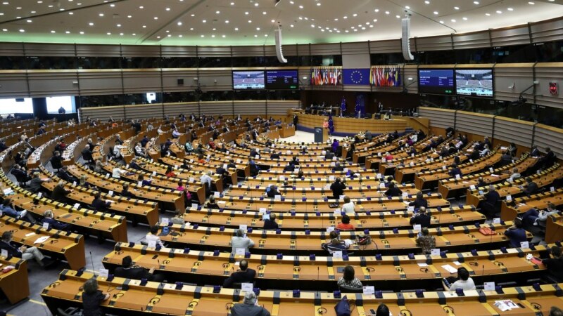 Европарламент ЕИ ижроия органларини Минскка берилажак маблағларни музлатиб қўйишга чақирди