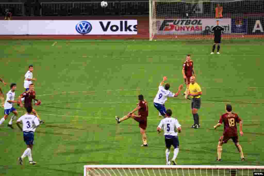 Tribunada savaş, meydanda barış... #23