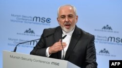 Ministri i Jashtëm iranian, Mohammad Javad Zarif gjatë fjalimit të tij në Konferenën e Sigurisë në Mynih