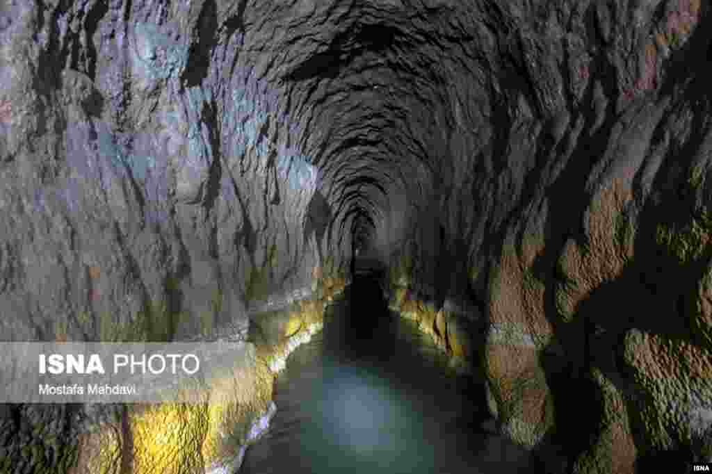 قنات ایرانی - استان&zwnj;های خراسان رضوی، خراسان جنوبی، یزد، کرمان، مرکزی، اصفهان. تاریخ ثبت: ۲۰۱۶&nbsp; تعداد ۱۱ قنات ایرانی به دلیل فناوری ویژه&zwnj;شان مورد توجه یونسکو واقع شد. این ۱۱ قنات عبارتند از: قنات قصبه گناباد، قنات بلده فردوس، قنات&zwnj;های حسن&zwnj;آباد مهریز و زارچ یزد، قنات ابراهیم&zwnj;آباد اراک، قنات مزدآباد میمه و قنات وزوان در بخش میمه اصفهان، قنات دوطبقه اردستان، قنات جوپار، قنات اکبرآباد و قنات قاسم&zwnj;آباد بروات در کرمان.