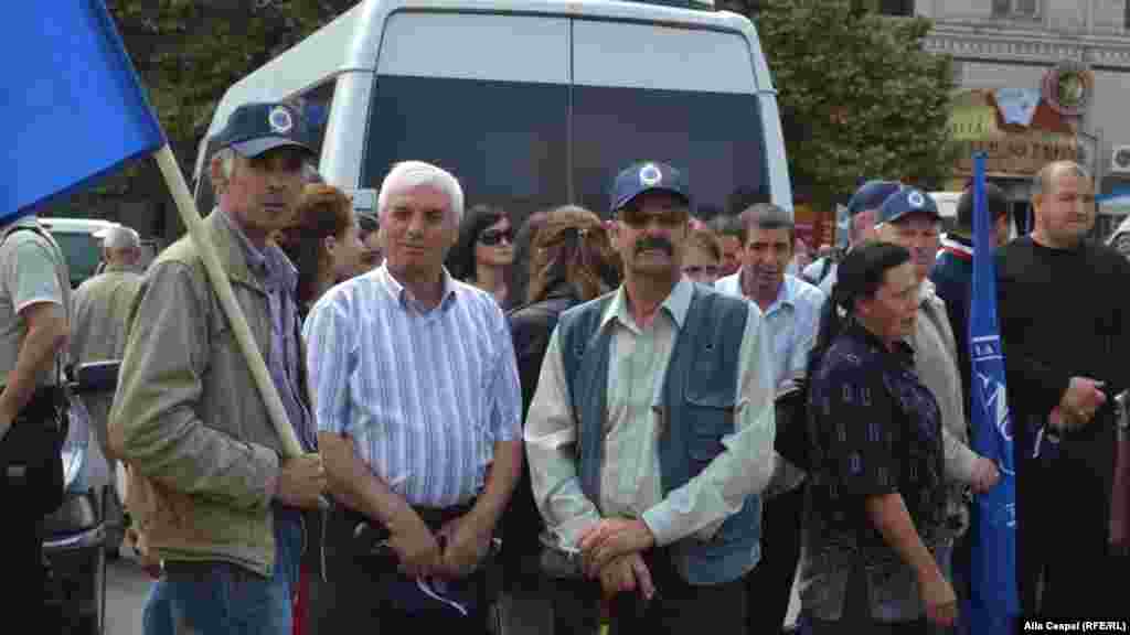 Veterani cu drapele...