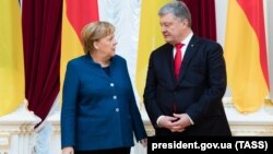 Ուկրաինայի նախագահ Պետրո Պորոշենկոն ընդունում է Գերմանիայի կանցլեր Անգելա Մերկելին, Կիև, 1-ը նոյեմբերի, 2018թ․