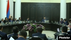 Armenia - Prime Minister Nikol Pashinian holds his first cabinet meeting in Yerevan, 11 May 2018.