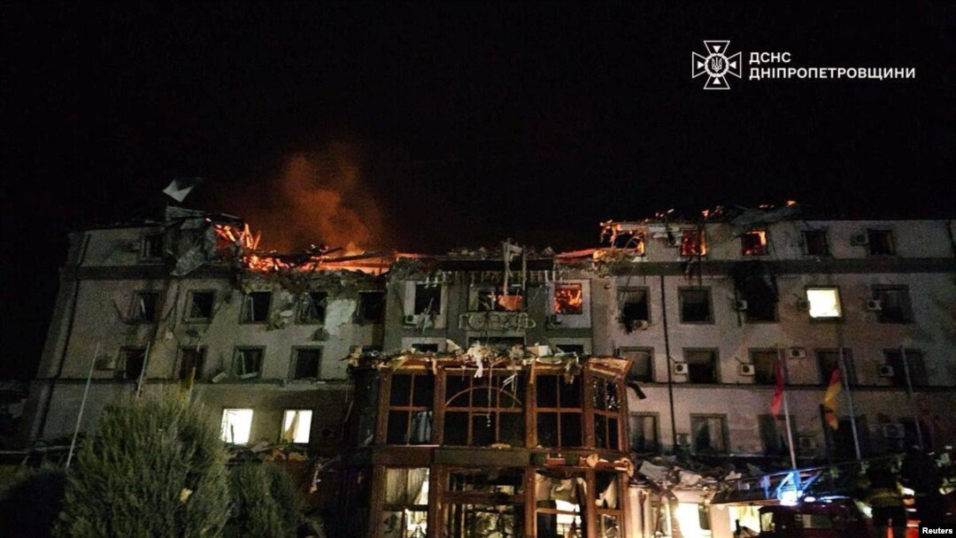 Urmările atacului rusesc cu rachetă asupra unui hotel din Krivoi Rog. 