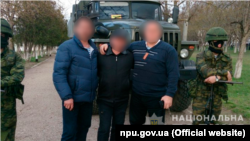 Підозрювані у викраденні француского оператора в Криму