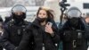 Мәскеудегі митинг: Навальный жақтастарының көшеге шығуы, қаптаған полицей және жаппай ұстап әкету