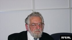 Виктор Шейнис интересуется "борьбой мерзавцев с негодяями"