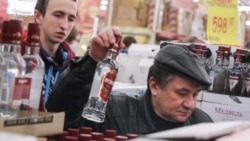 Қазоқистон садҳо хонаводаро аз нӯшидани шароб маҳрум кард