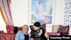 Киркоров Салимбойнинг чилимхонасида.