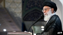 رهبر جمهوری اسلامی:‌ تثبیت «هنجارهای انقلاب» و «ایجاد جامعه اسلامی» همچنان نیازمند «مبارزه» است.