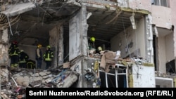 Наслідки російської атаки на Київ у Дніпровському районі. 27 грудня 2025 року