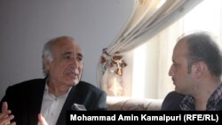 حاجی سید داود کارشناس مسایل سیاسی در جریان مصاحبهء اختصاصی با سید فتح محمد بها خبرنگار رادیو آزادی در کابل.