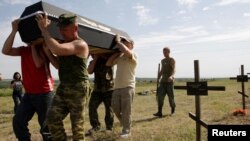 The conflict in Ukraine's eastern regions of Luhansk and Donetsk has claimed more than 10,000 lives since it began in early 2014. (file photo)