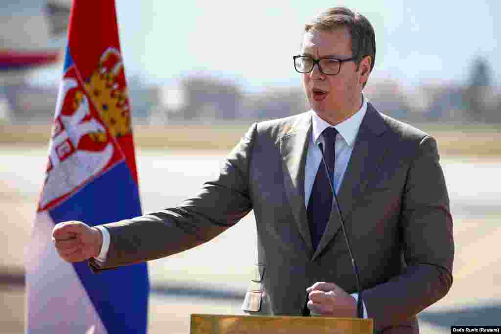 СРБИЈА - Соединетите Американски Држави во соработка со Европската унија, НАТО и Белград и Приштина ќе се обидат да преземат итни чекори за да ја запрат ескалацијата на тензиите во северниот дел на Косово, да овозможат натамошен напредок на дијалогот под покровителство на ЕУ и да спречат негативно влијание врз секојдневниот живот, соопштоле од Стејт департментот, а јавува дописникот на МИА од Белград.