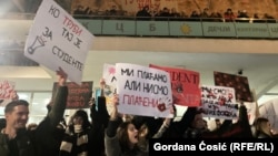 Studentski protest pred zgradom Radio-televizije Srbije, Beograd, 12. decembar 2024.