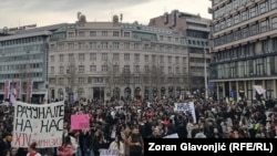 Okupljeni na protestu "Širimo ljubav, širimo pravdu!" u centru Beograda, 14.2.2025.