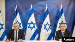 Премьер-министр Израиля Биньямин Нетаньяху и сменный премьер-министр Бени Ганц 