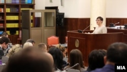 Северна Македонија - министерката за финансии Гордана Димитриеска - Кочоска пред парламентарната Комисија за финансирање и буџет, Скопје, 2025 година. 