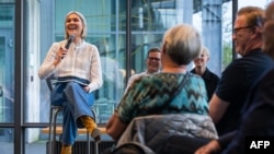 Prim-ministra Islandei, Kristrun Frostadottir, participă la o „sesiune de consultare” privind referendumul, la Reykjavik, Islanda, pe 24 august 2026.