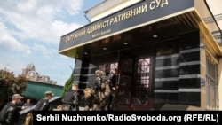 Під час обшуку в Окружному адміністративному суді Києва, 26 липня 2019 року