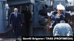 Președintele Federației Ruse, Vladimir Putin, vizitează crucișătorul cu rachete „Vareag”, nava amiral a Flotei Ruse din Pacific, Iujno-Sahalinsk, 13 august 2026