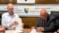 Predsednik Centralne izborne komisije Bosne i Hercegovine Jovan Kalaba i direktor kompanije Smartmatic BH Frans Gunink potpisuju ugovor za nabavku sistema za biometrijsku identifikaciju birača i skeniranje glasačkih listića na biračkim mestima, 18. maj 2026.