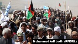 خلک وایي، د ولسي جرګې کاندیدانو وښوده، چې دوی له ملت څخه زیات د خپلو ګټو په غم کې دي.