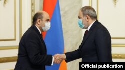 Armenia - Prime Minister Nikol Pashinian meets with Bright Armenia Party leader Edmon Marukian, March 4, 2021