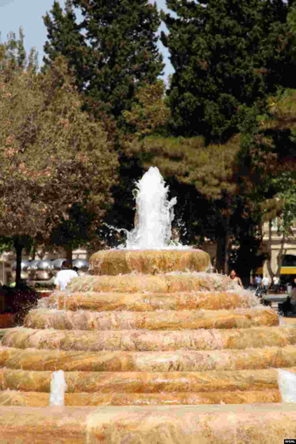 Zəngin və səfil Bakı #22