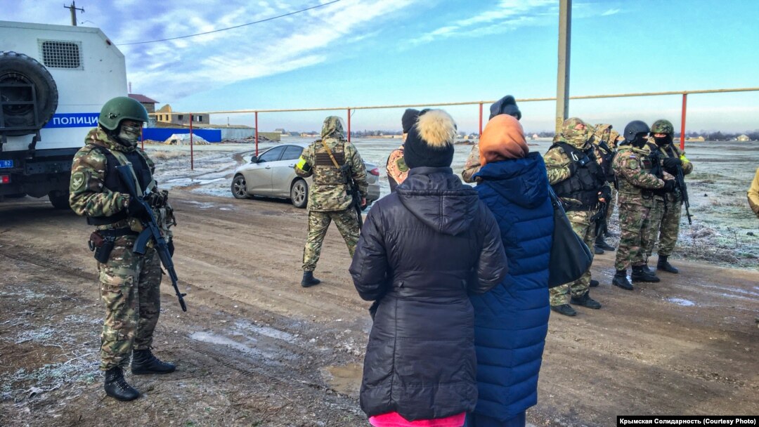 Қримдаги тинтувлардан лавҳа