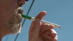 Ученые предупреждают: электронные сигареты курят даже подростки, и они тоже вызывают привыкание