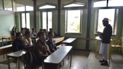 Copiii afgani din Pakistan se tem să meargă la școlile talibanilor dacă vor fi obligați să se întoarcă acasă