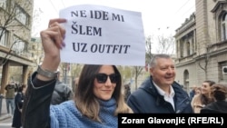 Jedna od poruka tokom protesta medijskih udruženja, 1. april 2026.