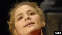 Ирина Пегова в роли Москвы Честновой в спектакле «Рассказ о счастливой Москве» по роману Андрея Платонова. Театр-студия Олега Табакова.