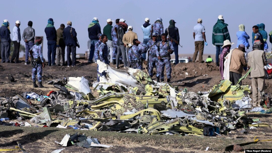 Ostaci srušenog aviona Boing 737 Maks 8