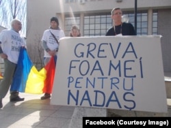 Sătenii din Nadăș fac greva foamei în încercarea de a-și obține drepturile.